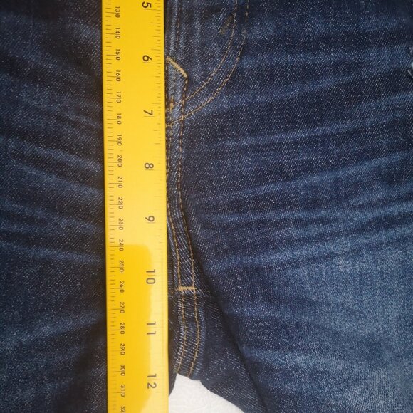 2 / $30.00 - American Eagle Ne(x)t Level Ladies Size 28 Athletic Fit Jean Shorts - Picture 11 of 12